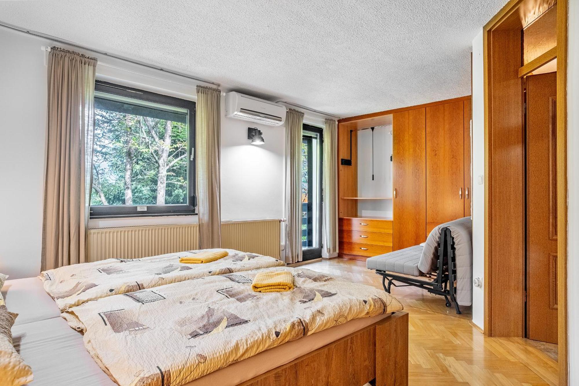 Resort Pod Orehi - Bled - Apartma & Glamping & Savna Room photo
